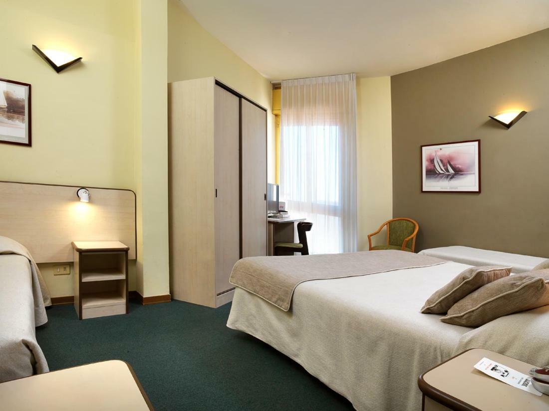 Hotel Ristorante Alcide Poggibonsi Exteriér fotografie